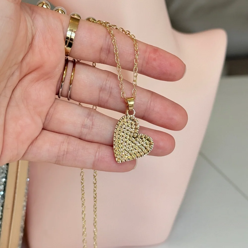 ⚜️ Gold Heart Pendant Necklace with Red and Pink Accents